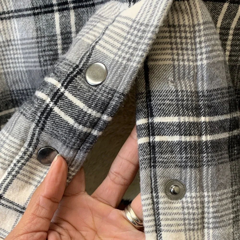 Lucky Brand Women’s Chore Coat Sherpa Lined Button Up Sz S Plaid Gorpcore - Picture 9 of 11